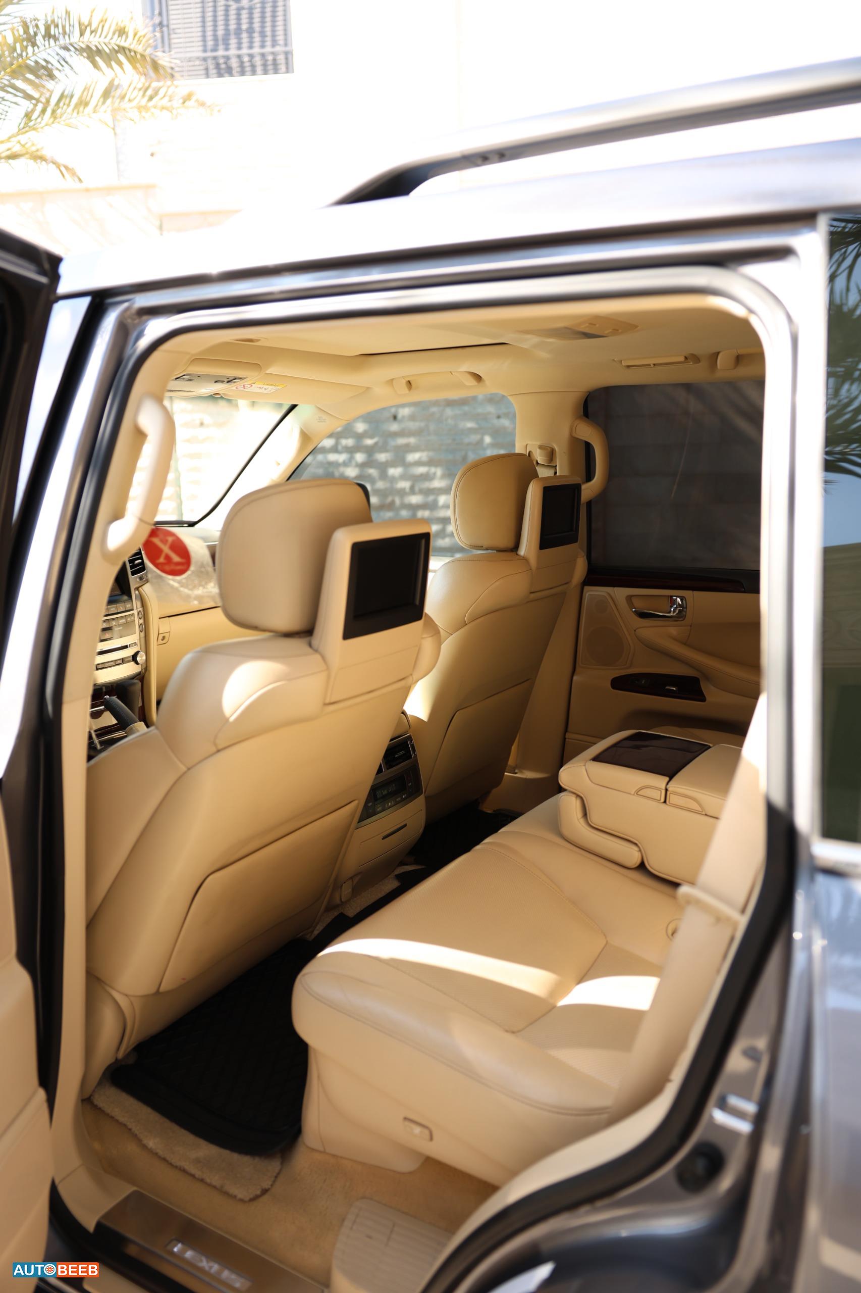 Lexus LX570 2014